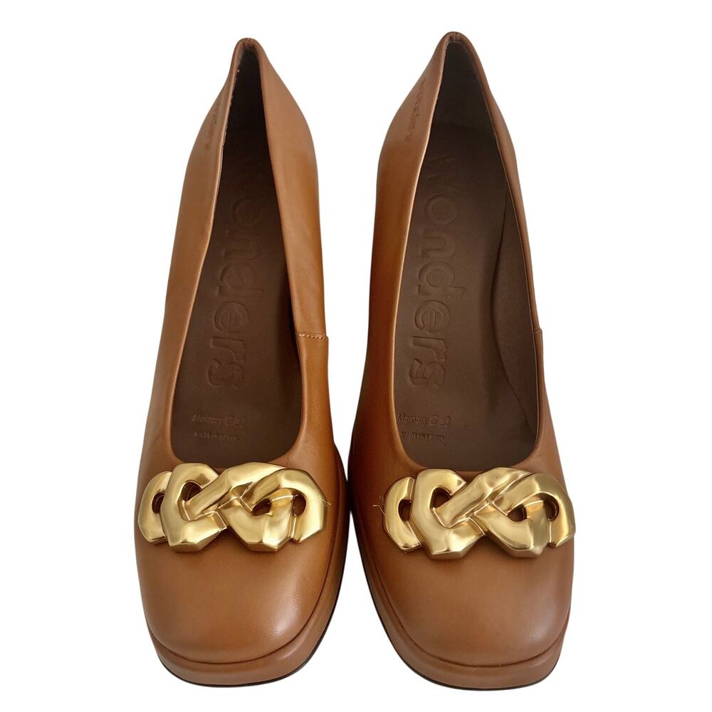 NWT Wonders Spain Bora Tan Leather Block Heel Statement Pumps w/ Chain Parisian